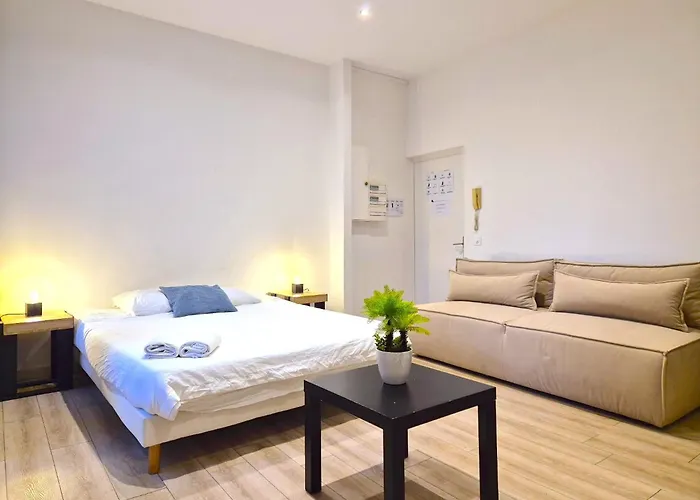 Peacefull, Face A La Cathedrale דירה ריימס